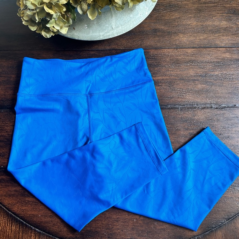 ZYIA Capris - Picture 2 of 2